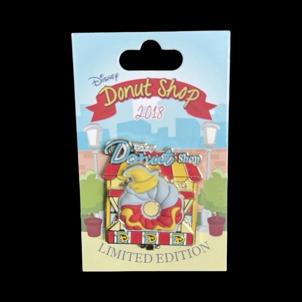 Disney Donut Shop Pin Dumbo Flying Elephant Opening 2018 Pin LE 3000 - Picture 1 of 9